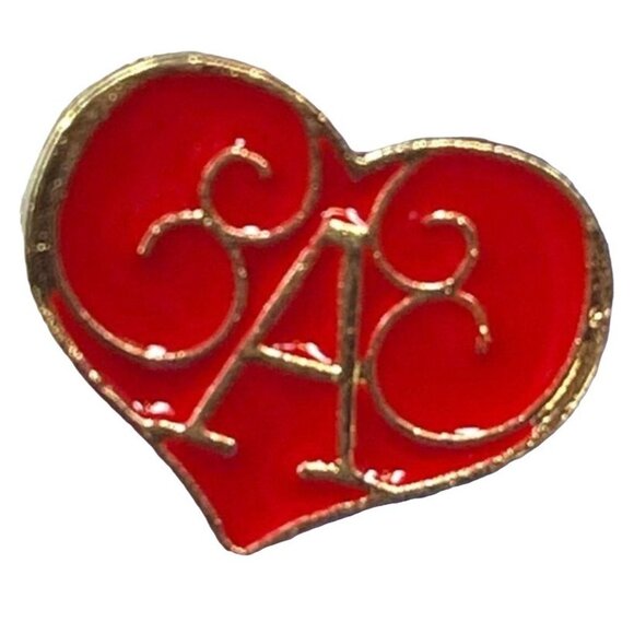 Alice Wonderland Lapel Pin A Heart Enamel Brooch Badge Accessories Jewelry Pin - Picture 1 of 6